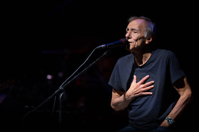 Al Teatro Colosseo di Torino arriva Roberto Vecchioni con il suo Live:               ” Tra il silenzio e il tuono tour”