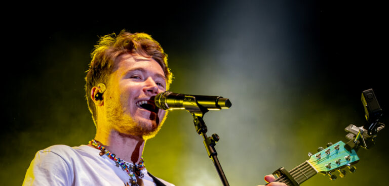 ALFA “SUMMER TOUR. NON SO CHI HA CREATO L’ESTATE MA SO CHE ERA INNAMORATO” AL FLOWERS FESTIVAL