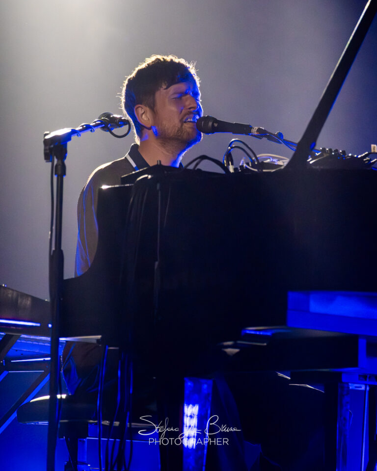 JAMES BLAKE, LIVE ALLE  OGR DI TORIN0 CON IL NUOVO SHOW “PIANO SOLO”