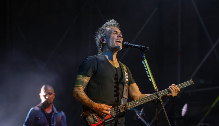 NEK FA VIBRARE LE MURA DI FORTE DI BARD