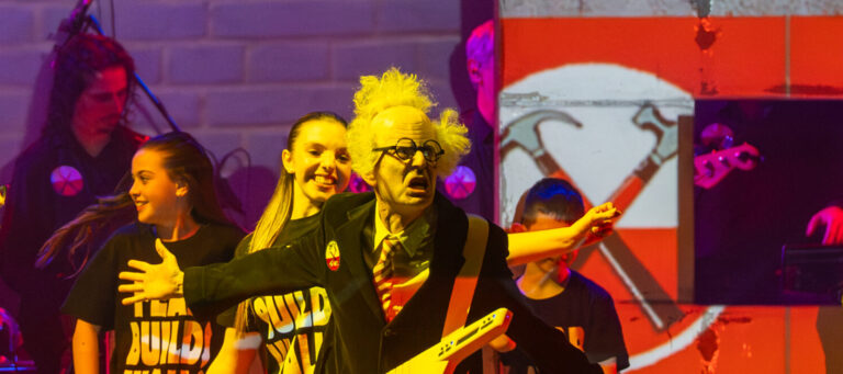 PINK FLOYD LEGEND THE WALL